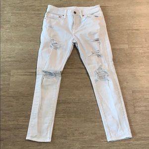 American Eagle Ripped White Skinny jeans